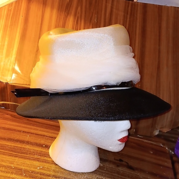 Ladies vintage hat white black - Picture 1 of 7